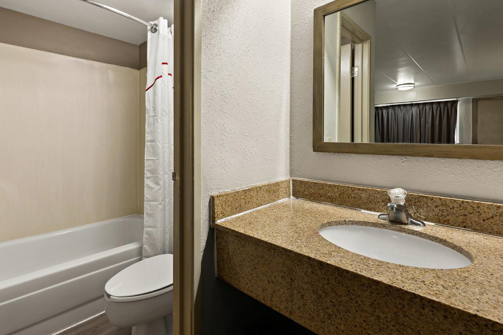 Red Roof Inn Cleveland - אינדפנדנס מראה חיצוני תמונה