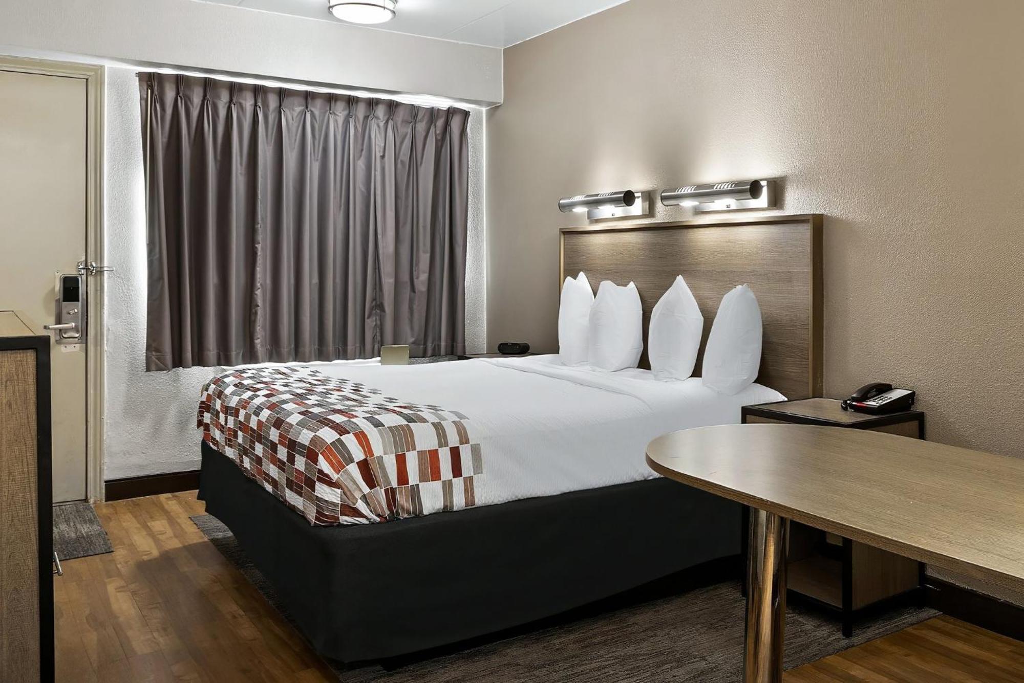 Red Roof Inn Cleveland - אינדפנדנס מראה חיצוני תמונה