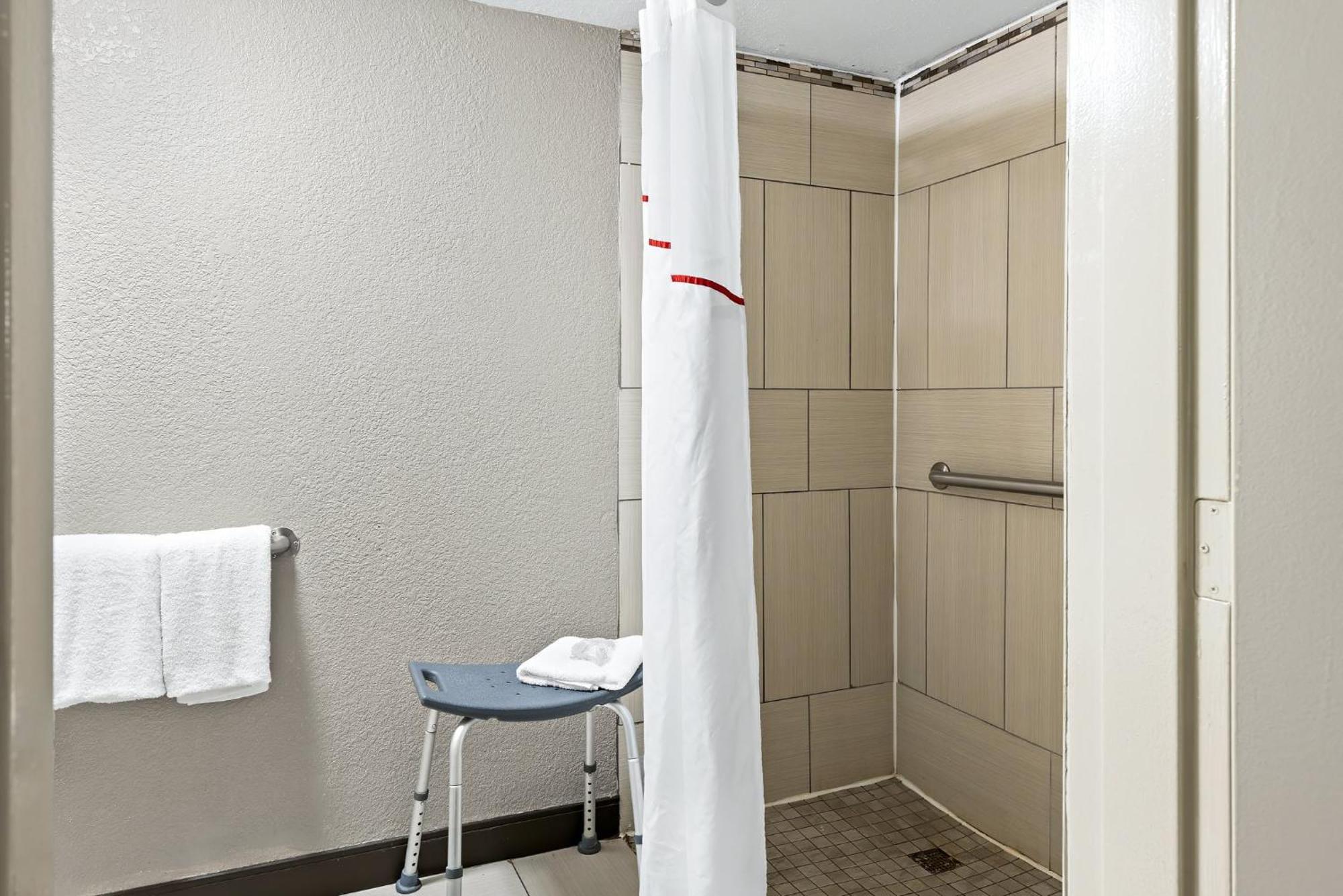 Red Roof Inn Cleveland - אינדפנדנס מראה חיצוני תמונה